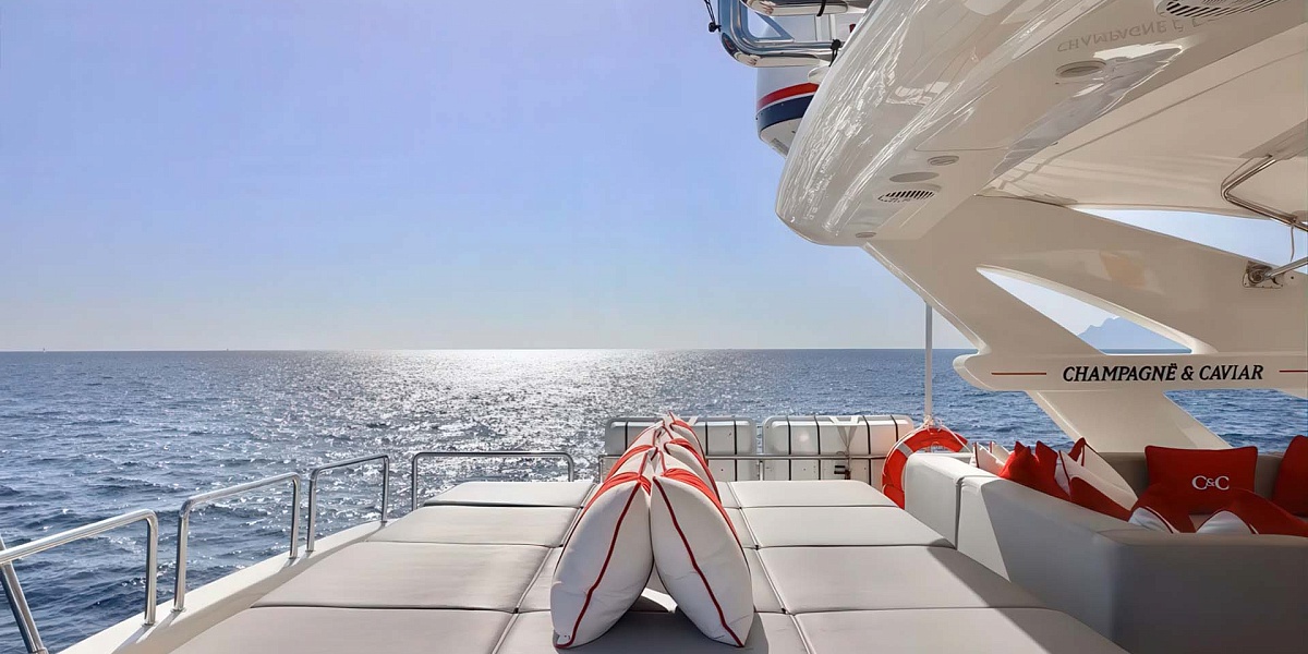 Аренда мега яхты Custom Line 112 CHAMPAGNE AND CAVIAR в Италии, Амальфи